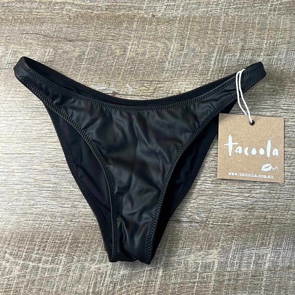 NWT Tacoola Black Swim Bottom Size Medium